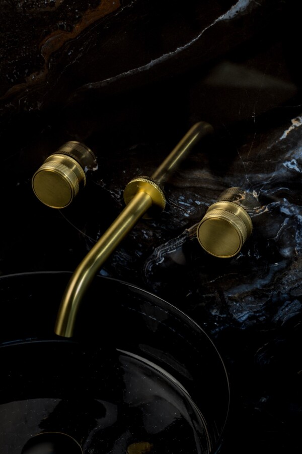 Смеситель для раковины из стены Boheme Prestige Mat Gold на 3 отв. 152-2-MG-PR