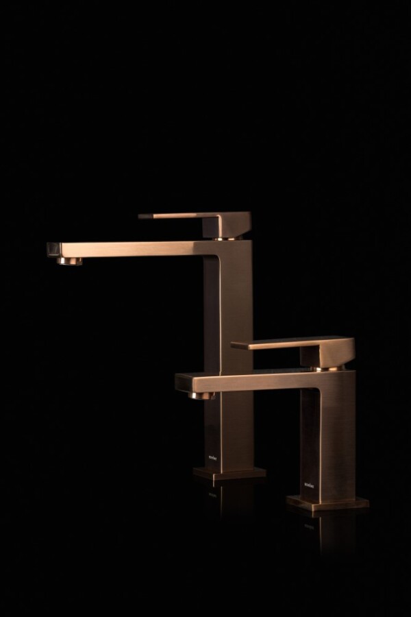 Смеситель для умывальника Boheme Qubic Copper Brushed 471-CB