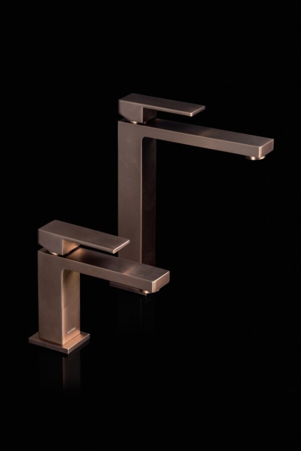 Смеситель для умывальника высокий Boheme Qubic Brushed Bronze 472-BRB