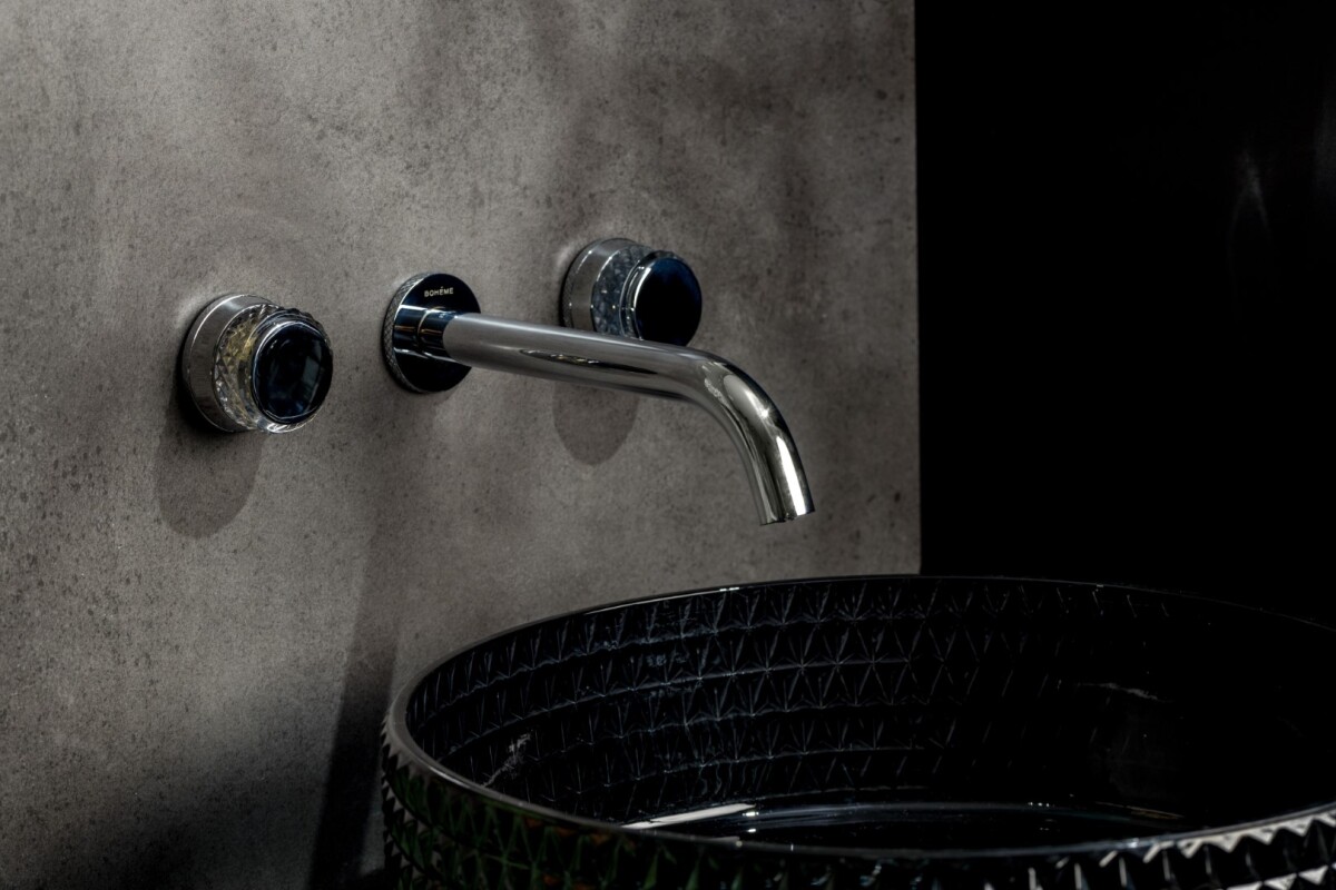 Смеситель для раковины из стены Boheme Aura Chrome на 3 отв. 152-2-CR-A