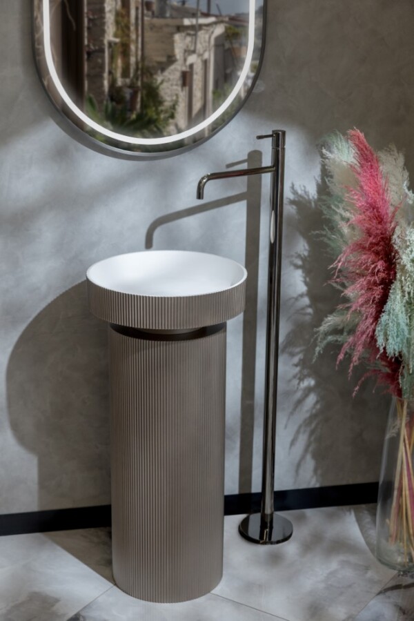 Смеситель для раковины напольный Boheme Uno Shine Gun Metal 107-SGM