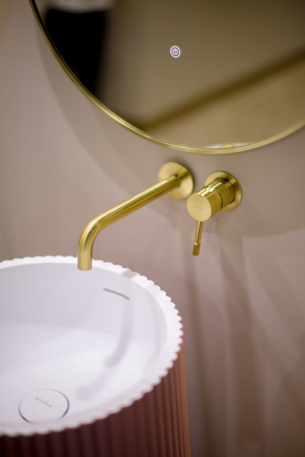 Смеситель для раковины из стены Boheme Uno Matt Gold 465-MG