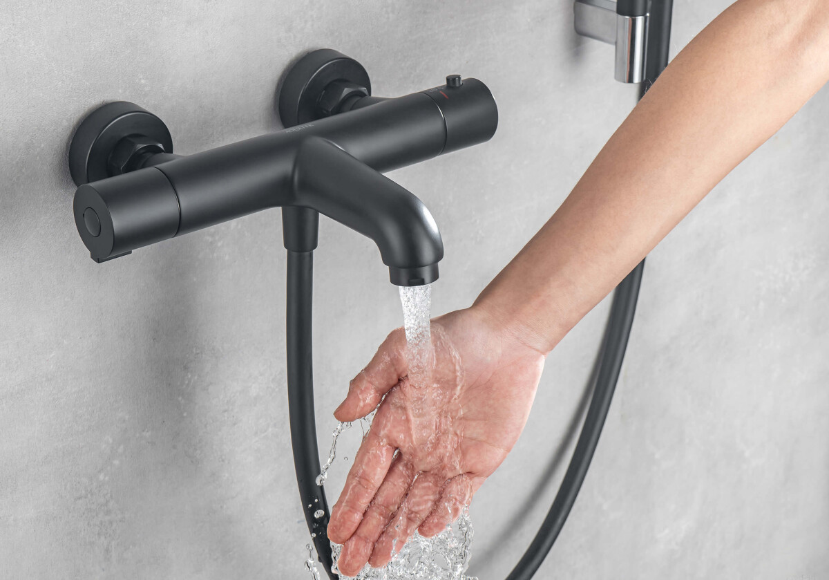 Aquatek Вега AQ1043MB Термостатический смеситель для ванны Черный матовый