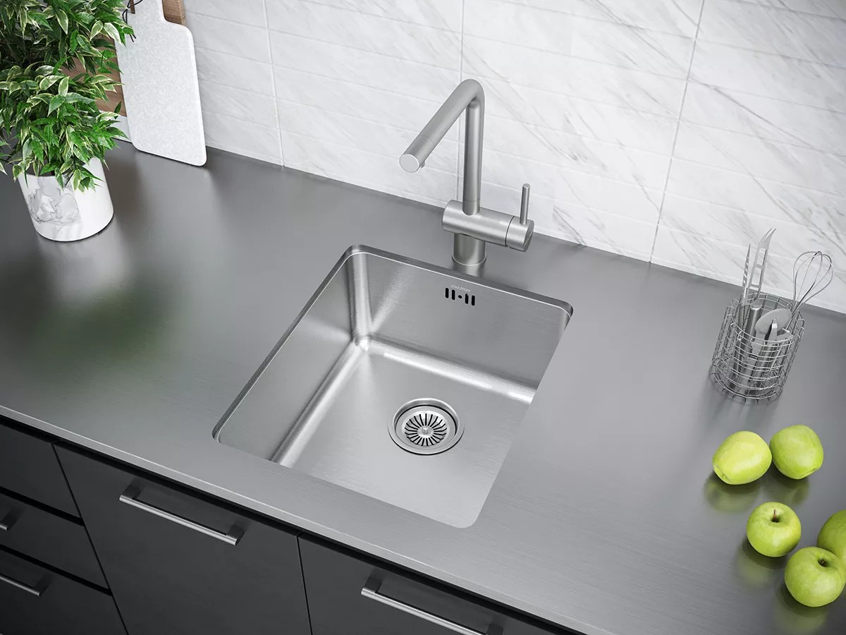 Смеситель для кухни с поворотным аэратором Spring Sp212067-SS