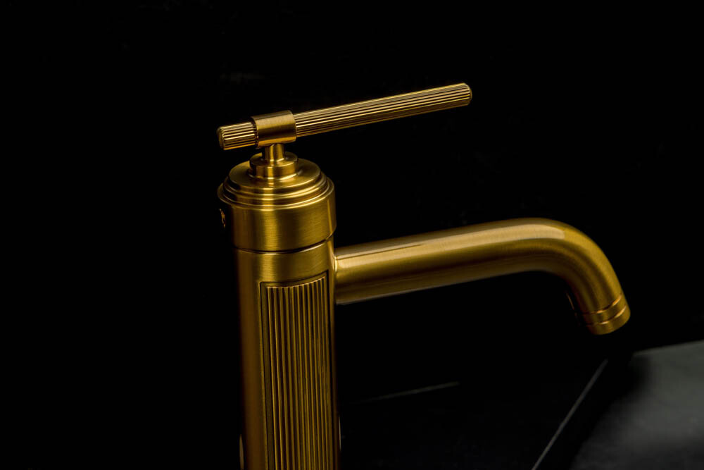 Смеситель для умывальника Boheme Eterna Bronze 171-BR