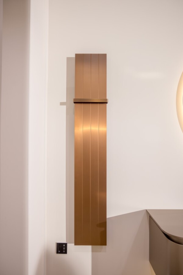 Полотенцесушитель электрический 140W Boheme Flat Brushed Bronze 725-BRB