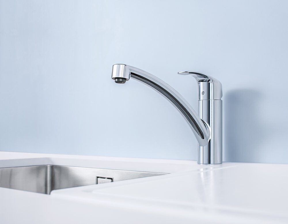 Grohe Eurosmart 30260002 смеситель для кухни хром
