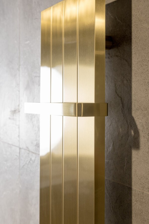 Полотенцесушитель электрический 140W Boheme Flat Matt Gold 725-MG