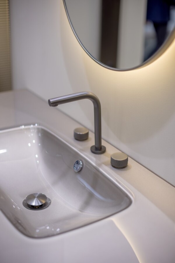 Смеситель для раковины Boheme Stick ручка Linea на 3 отв. Gun Metal 152-GM.3