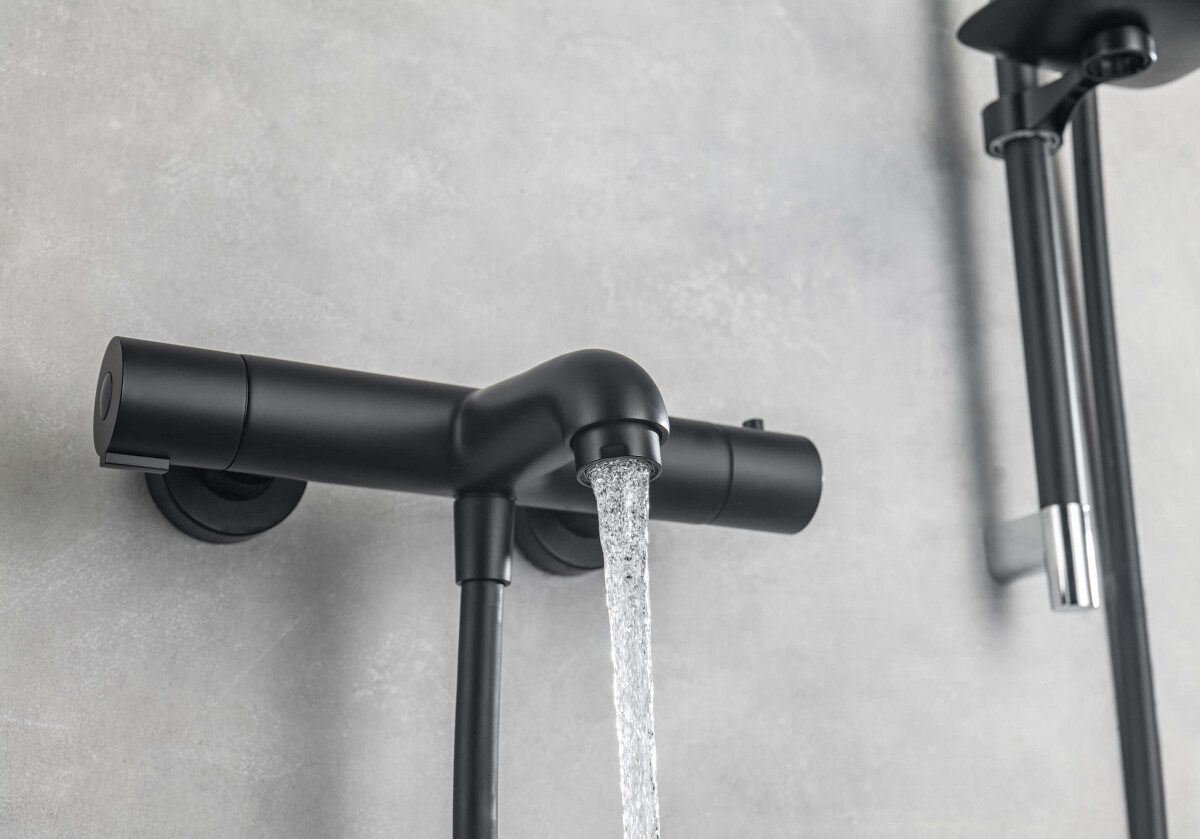 Aquatek Вега AQ1043MB Термостатический смеситель для ванны Черный матовый