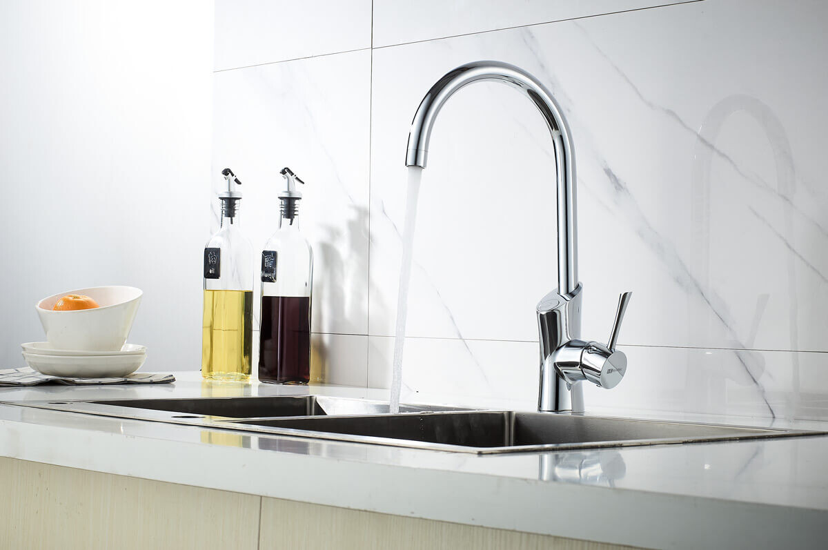 Lemark LM3072C Комфорт смеситель для кухни хром