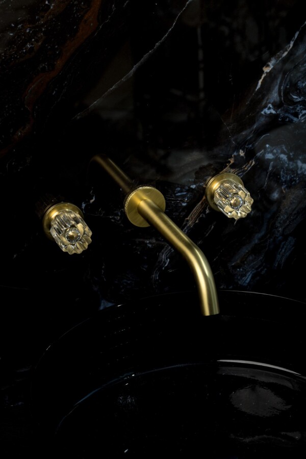 Смеситель для раковины из стены Boheme Elegante Золото матовый 152-2-MG-EL