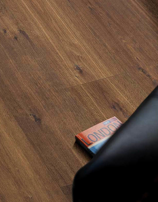 Ламинат напольный Egger Pro Comfort Flooring Large Дуб Беннетт тёмный EPC010