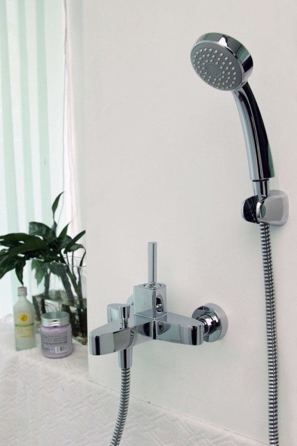 Bravat Spring F679113C-01 смеситель для ванны хром