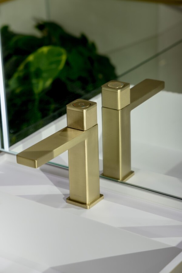 Смеситель автоматический для раковины Boheme Quad Золото матовый 159-MG