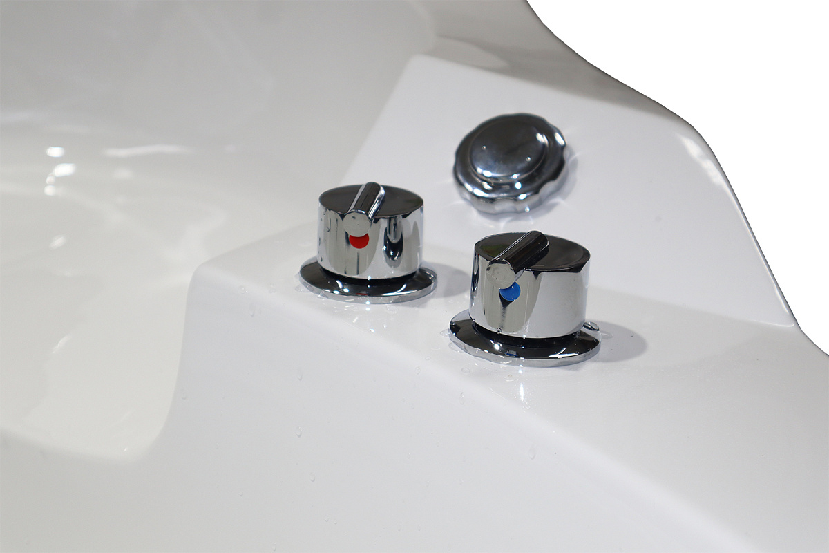 Акриловая ванна Loranto CS 831 150*150*50 равносторонняя