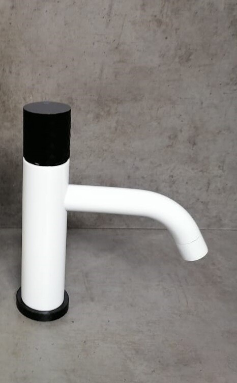Смеситель для раковины Boheme Stick Белый ручка Черная 121-WB