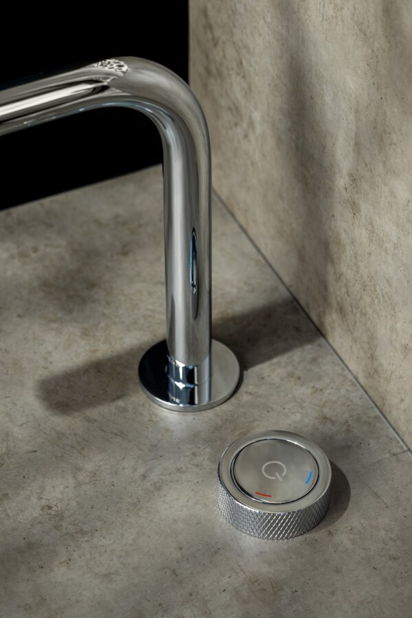 Смеситель автоматический для раковины на 2 отв. Boheme Tech Хром 158-CR