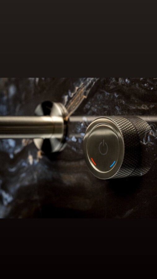 Смеситель автоматический для раковины из стены на 2 отв. Boheme Tech Matt Gold 158/2-MG