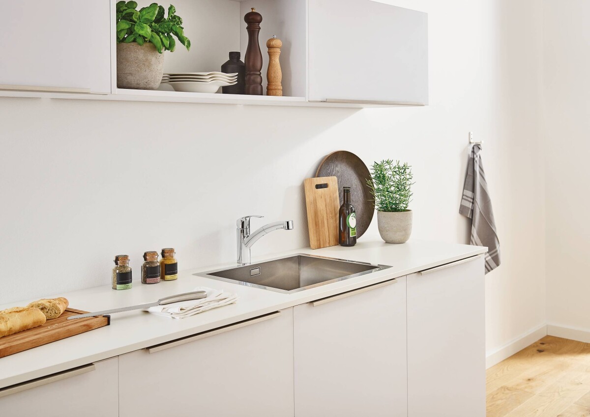 Grohe Eurosmart 30305000 смеситель для кухни хром