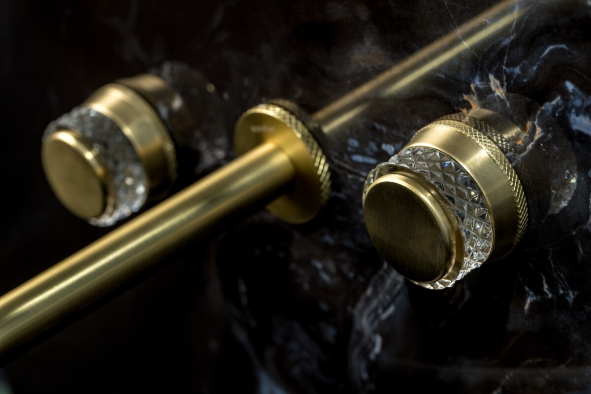 Смеситель для раковины из стены Boheme Aura Mat Gold на 3 отв. 152-2-MG-A