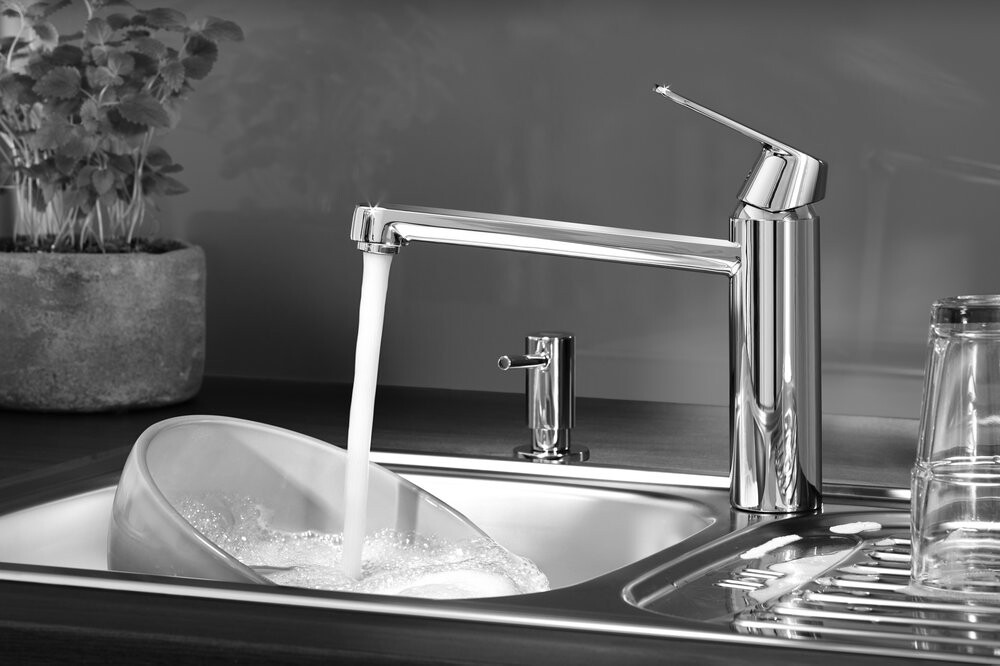 Grohe Eurosmart Cosmopolitan 30195000 смеситель для кухни хром