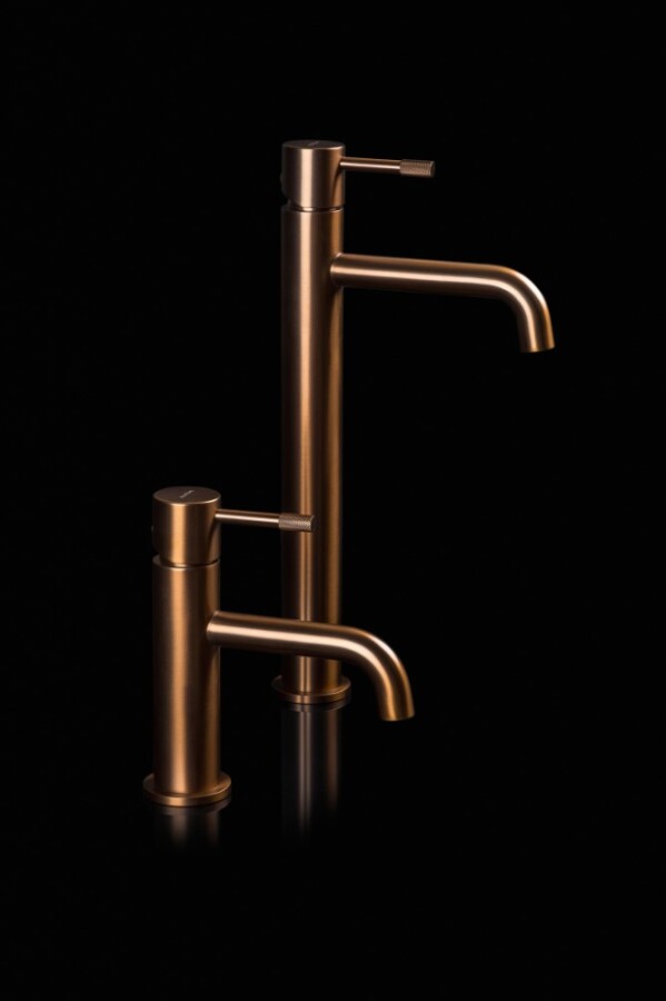 Смеситель для умывальника Boheme Uno Brushed Bronze 461-BRB