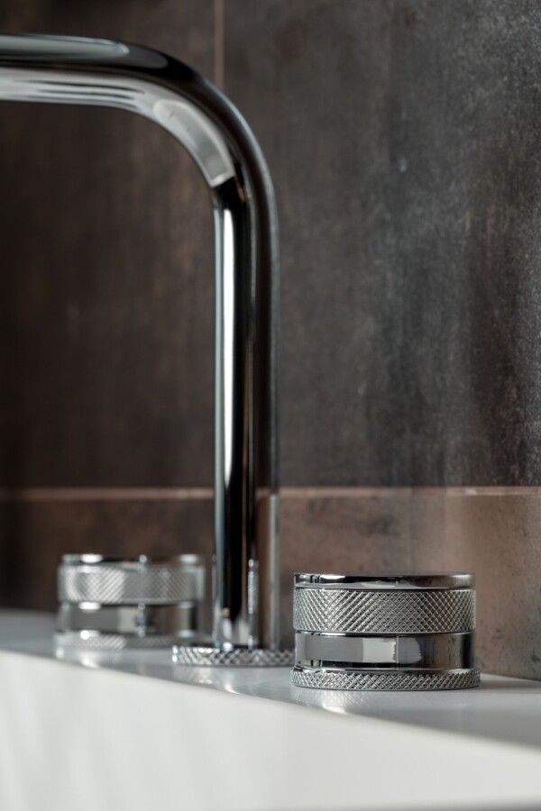 Смеситель для раковины Boheme Prestige Chrome на 3 отв. 152-CR-PR