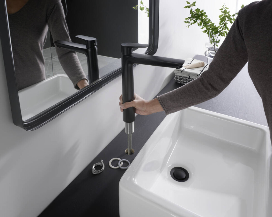 Hansgrohe Talis E Смеситель для раковины 240 без сливного набора черный матовый 71717670