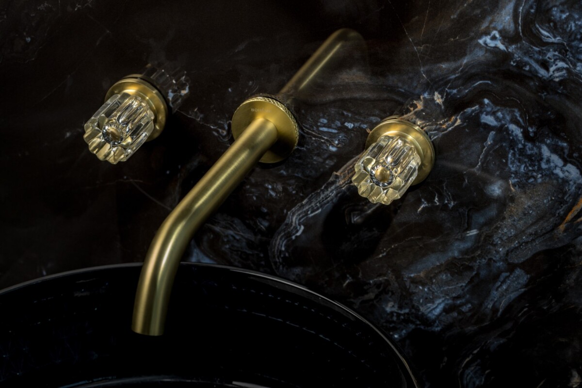 Смеситель для раковины из стены Boheme Elegante Золото матовый 152-2-MG-EL