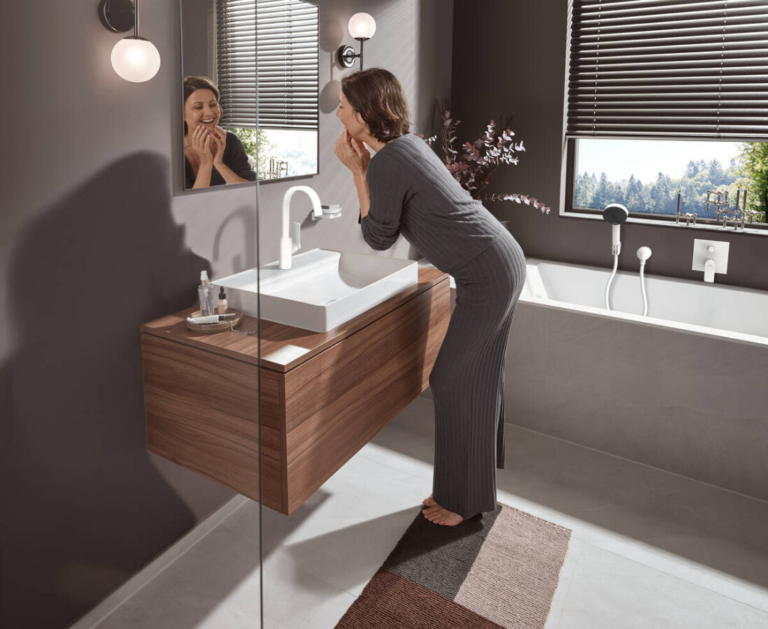 Hansgrohe Vivenis Смеситель для раковины 210 со сливным гарнитуром белый матовый 75030700