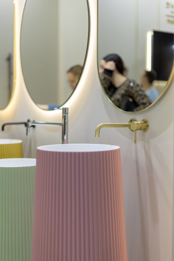 Смеситель для раковины из стены Boheme Uno Matt Gold 465-MG