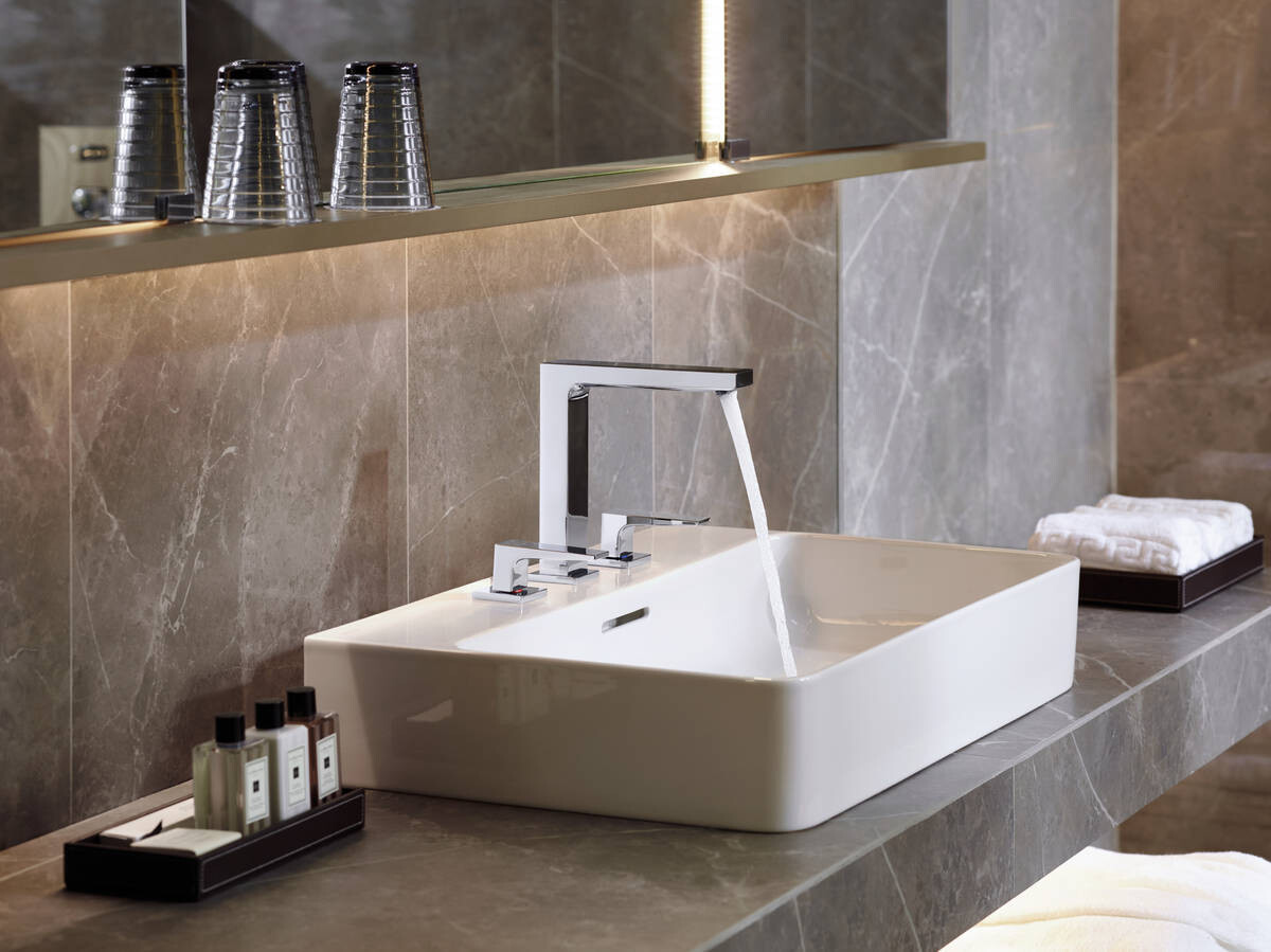 Hansgrohe Metropol Смеситель для раковины 160 с рычаговыми рукоятками, клапаном Push-Open, золото 32515990
