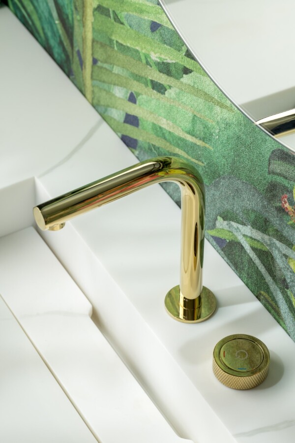 Смеситель автоматический для раковины на 2 отв. Boheme Tech Gold 158-G