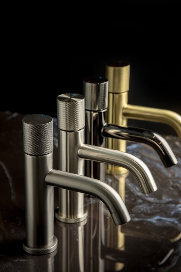 Смеситель для раковины Boheme Stick ручка Touch Shine Gun Metal 121-SGM.2