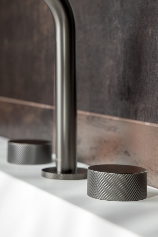 Смеситель для раковины Boheme Stick ручка Spirale на 3 отв. Gun Metal 152-GM.4