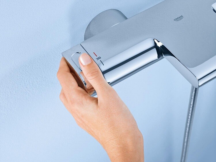 Grohe Grohtherm 2000 34174001 смеситель для ванны хром