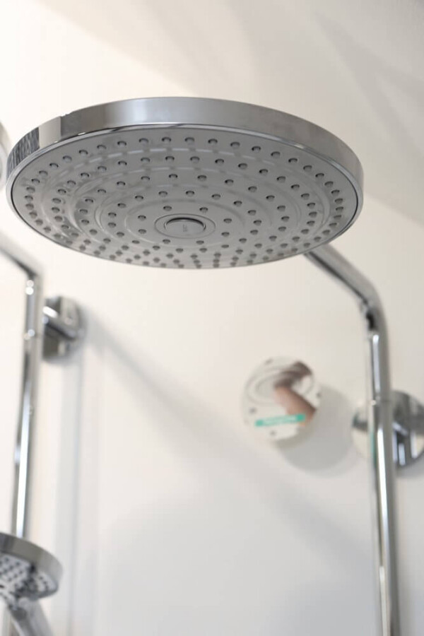 Hansgrohe Raindance Select S 240 2jet Showerpipe душевая система с термостатом хром-белый матовый 27129400