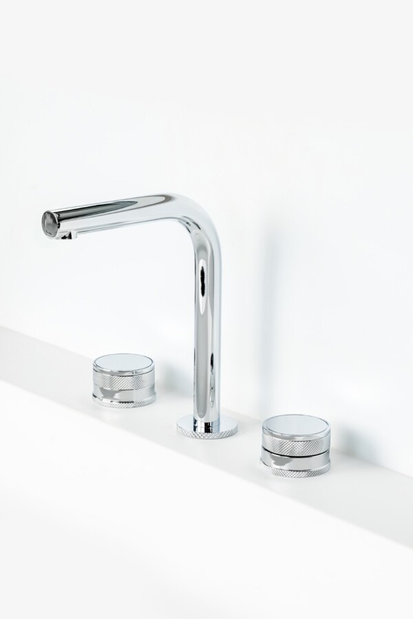 Смеситель для раковины Boheme Prestige Chrome на 3 отв. 152-CR-PR